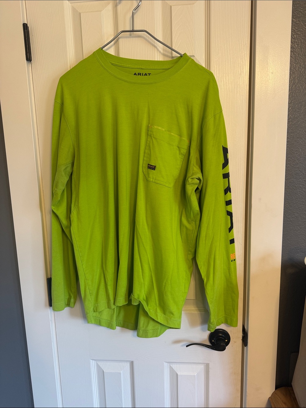Men’s size Large Ariat rebar series long sleeve shirt.